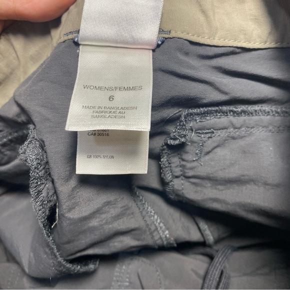 The North Face Womens size 6 Khaki Gray Cargo Hiking Shorts 6.5 inch lightweight - Picture 10 of 13